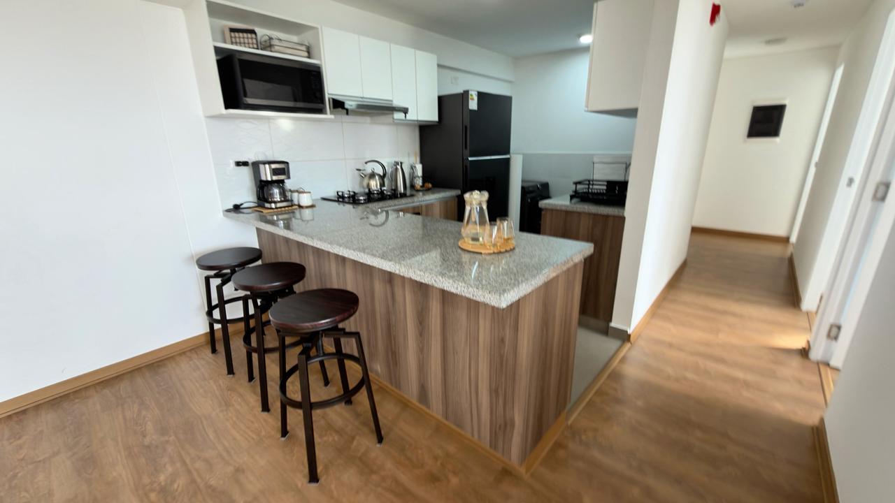 HERMOSO DEPARTAMENTO AMOBLADO EN MALECÓN BERTOLOTTO - VISTA LATERAL AL MAR