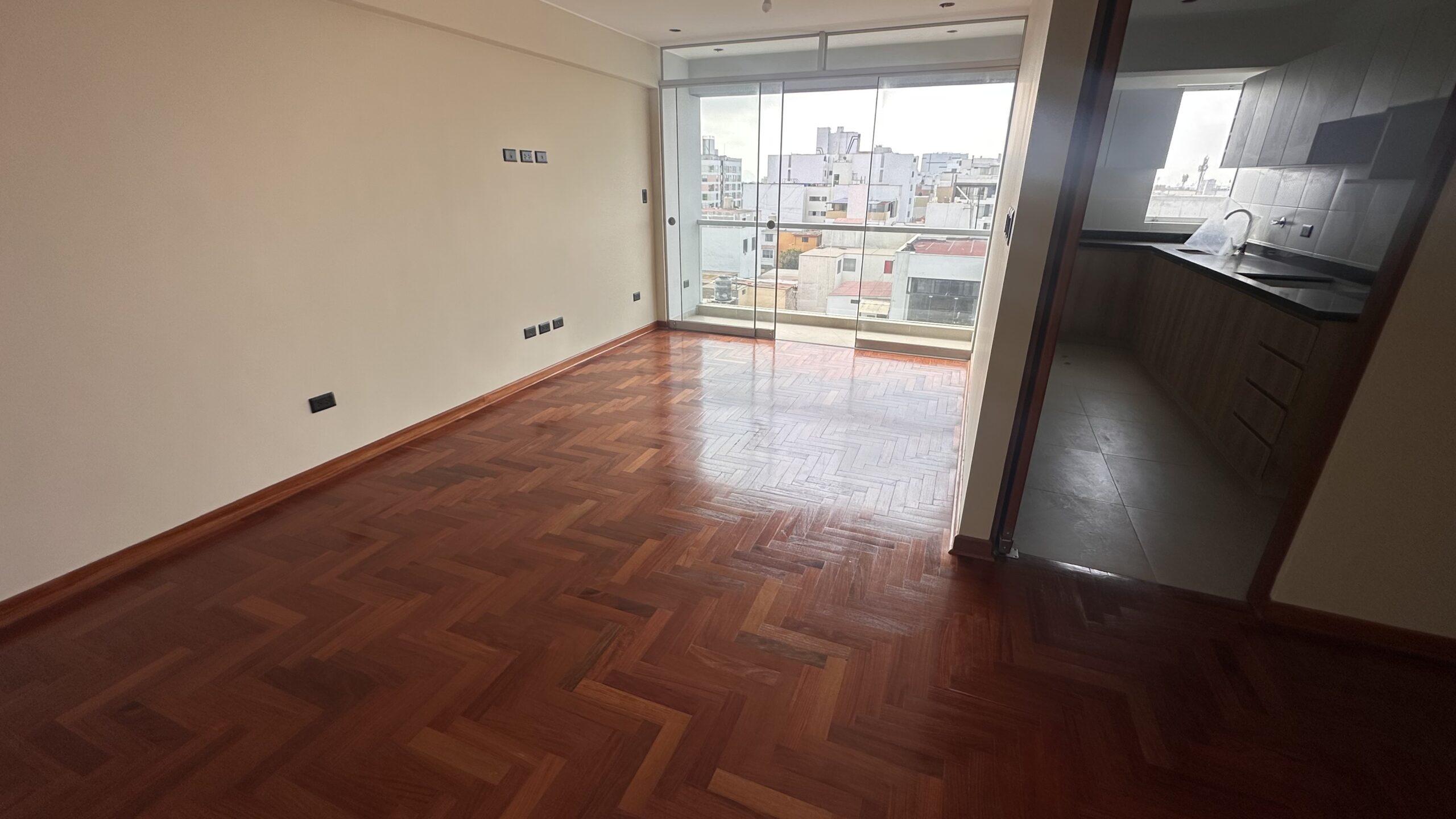 DUPLEX DE ESTRENO EN VENTA DE 3 HABITACIONES +ESTUDO EN SAN MIGUEL