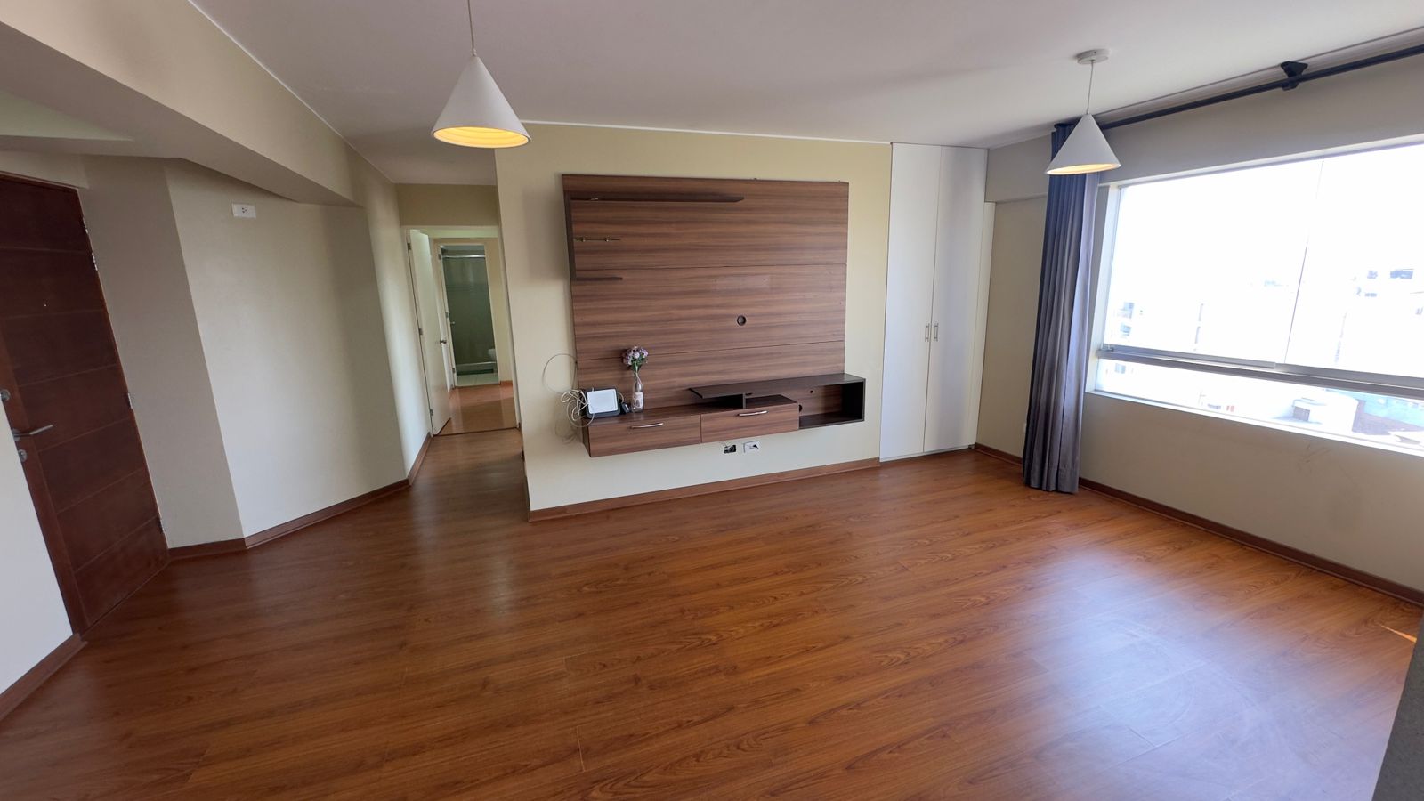 ALQUILER DE DEPARTAMENTO + COCHERA EN SURQUILLO – LIMITE CON MIRAFLORES