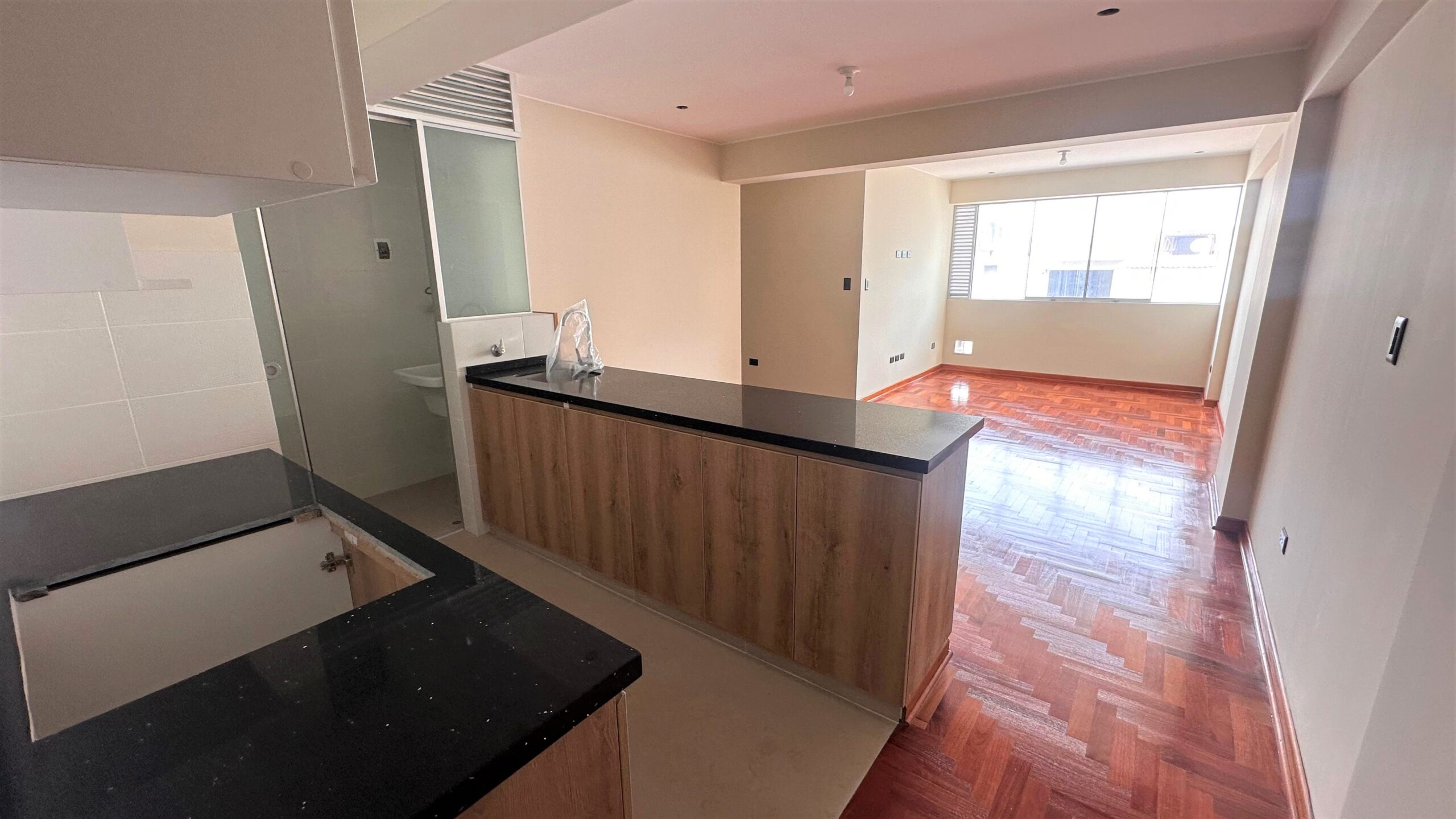 FLAT DE ESTRENO EN VENTA A SOLO PASOS DE PLAZA SAN MIGUEL