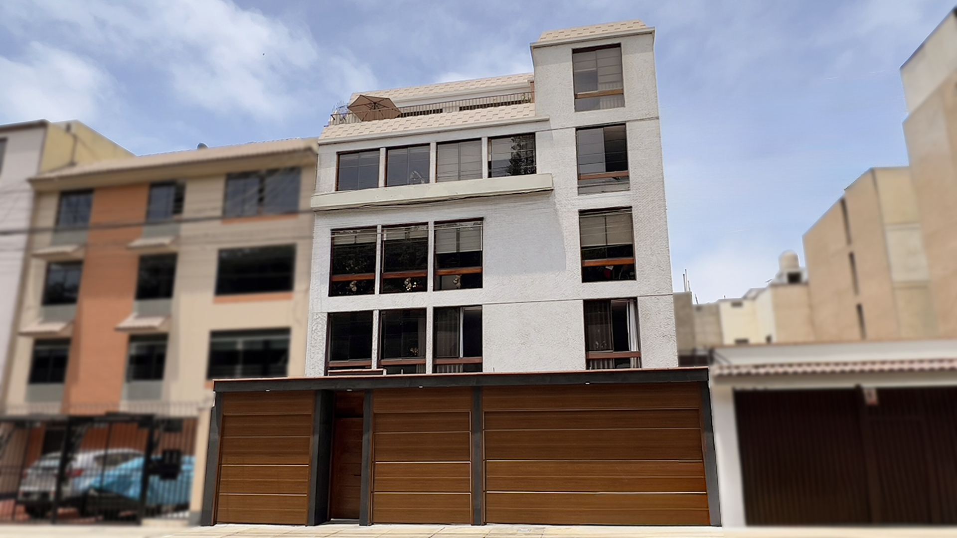 AMPLIO DEPARTAMENTO EN VENTA EN SEGUNDO PISO EN SANTIAGO DE SURCO