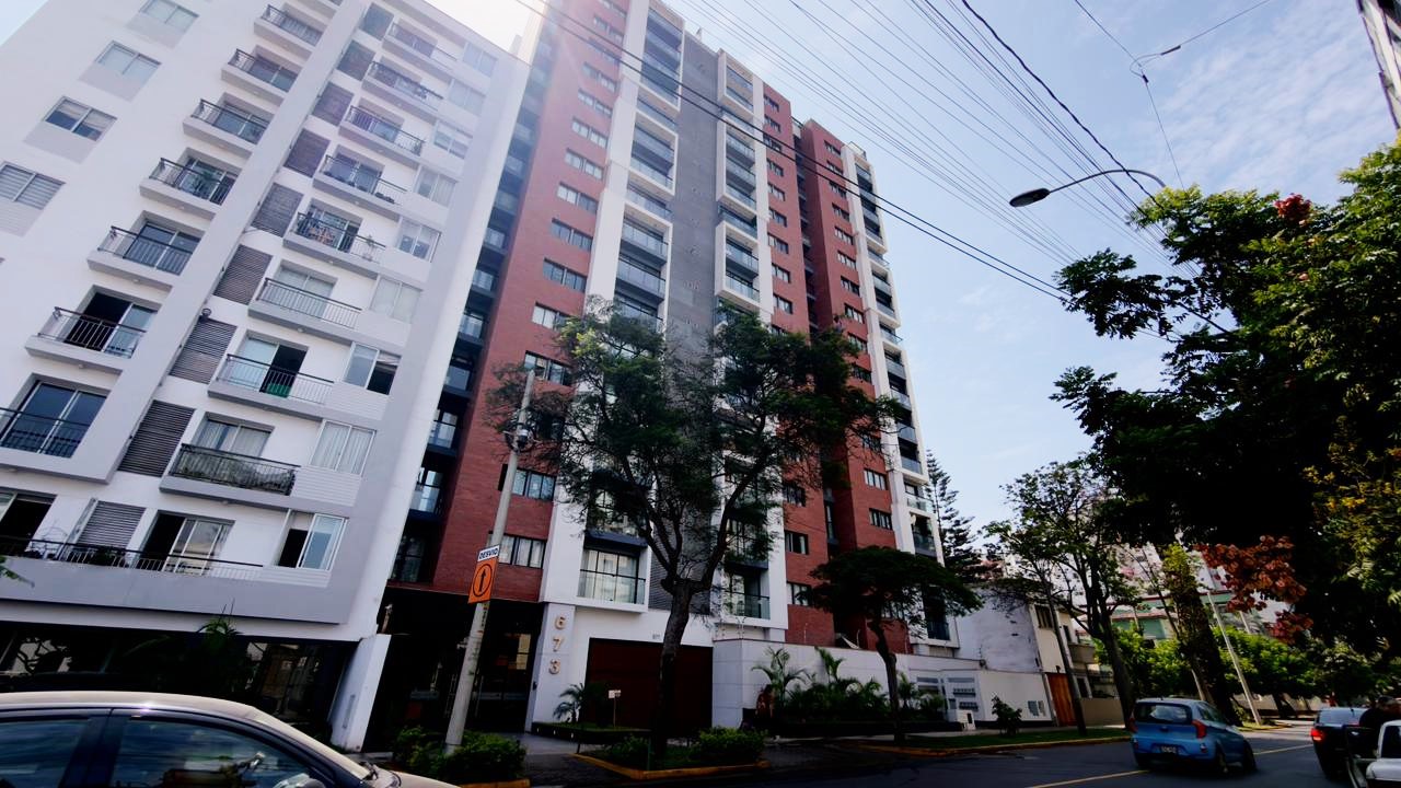 AMPLIO DEPARTAMENTO EN ALQUILER EN JESÚS MARÍA - PISO 8 CON VISTA EXTERNA