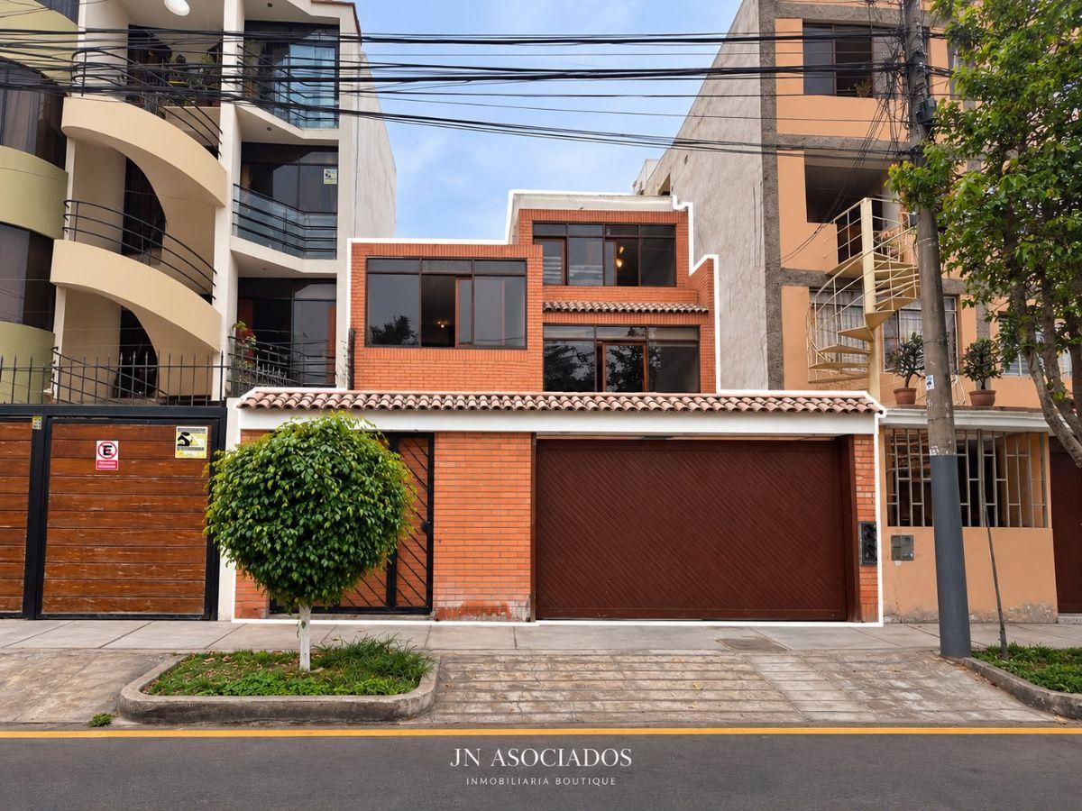 VENTA DE CASA A PASOS DE PLAZA SAN MIGUEL